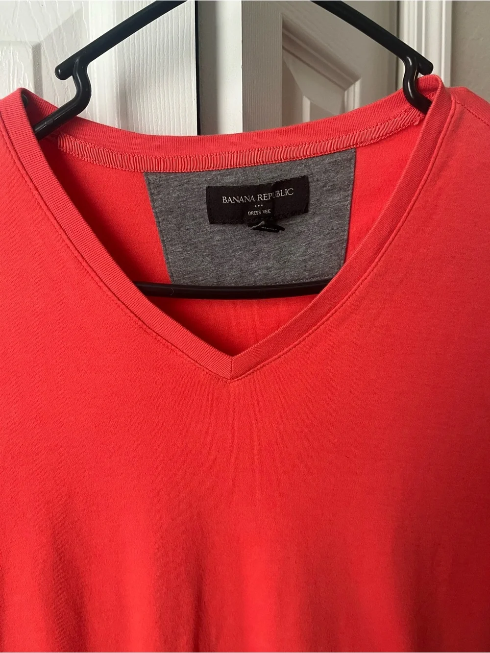 Banana Republic men’s short sleeve vneck shirt size Large, 100% cotton